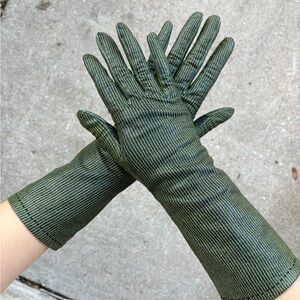 Striped green French kidskin vintage gloves, 100% silk